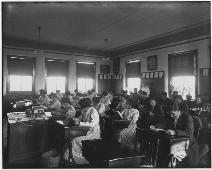 Miss Robertson's School Room (1913). Public Domain photo. National Archives Bureau of Indian Affairs.
