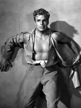 Buster Crabbe as Flash Gordon. Studio promotional still photo 1936, public domain.